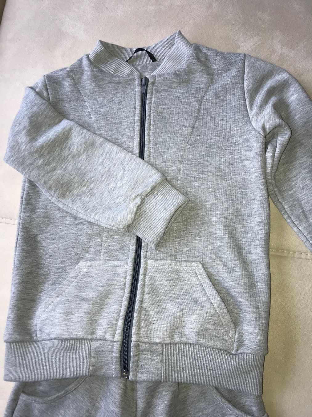 Lotti di vestiti: Set Hose und Pulli 4J – Usato da Meilen venduto da Exclusive00 1
