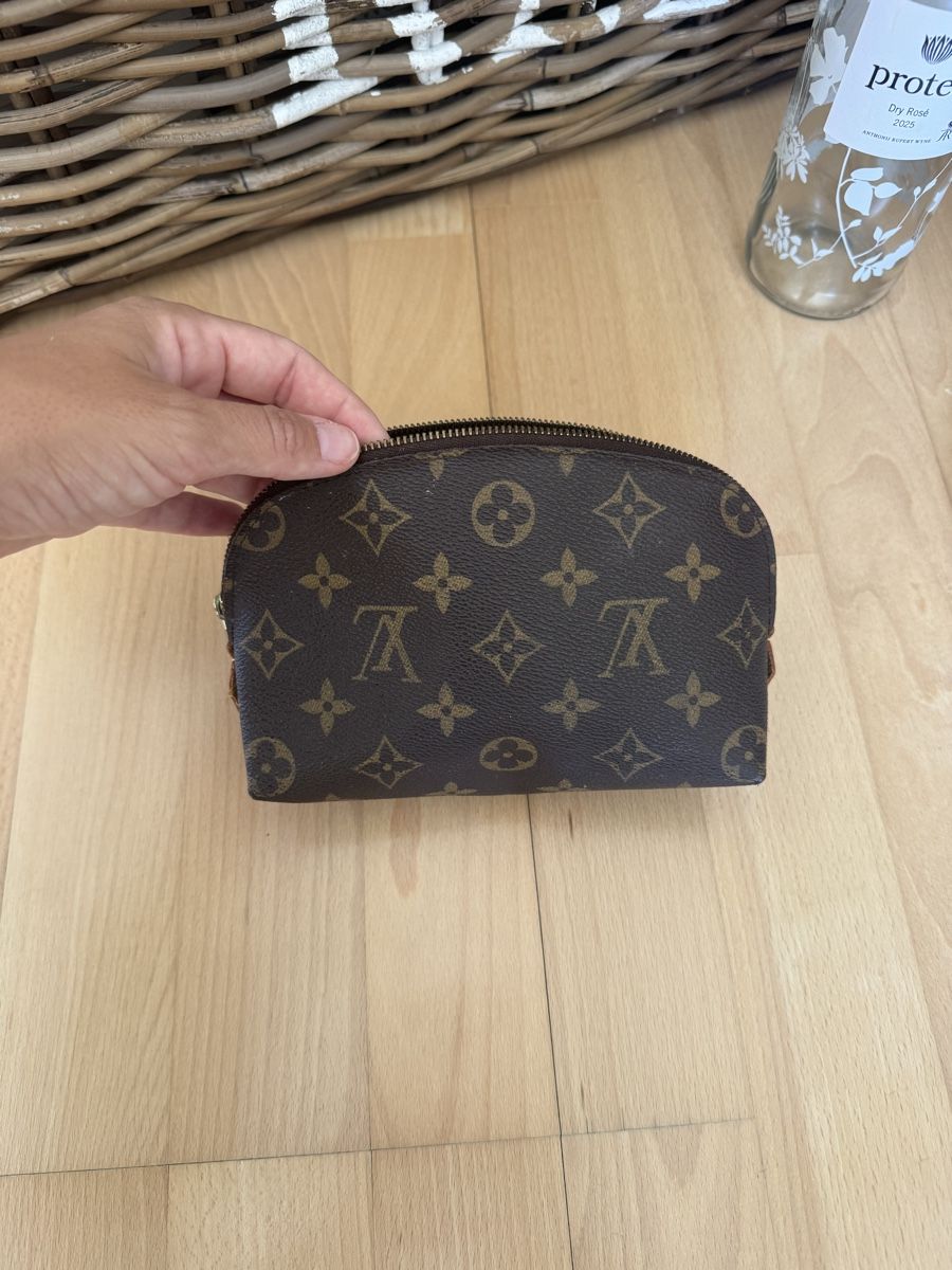 Louis Vuitton Custodie per cosmetici: Louis Vuitton Kosmetiktasche Monogram Canvas  – Usato da Uster venduto da sandi_95