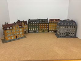5er Set H0 Stadthäuser, Eckbau, Doppelhaus, Geschäfte Wohnen