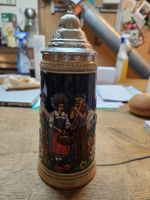 Bierkrug mit Deckel Schweizer Motiv handbemalt (T)