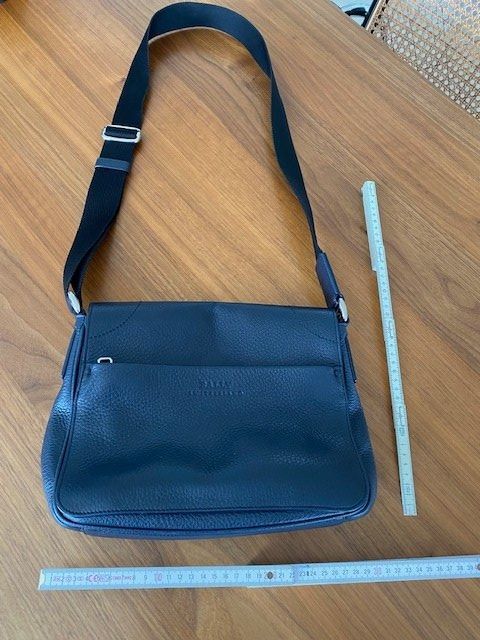 Bally Borse: Bally, Umhängetasche, Leder, grau – Usato da Münchenbuchsee venduto da Michael_Buchsi