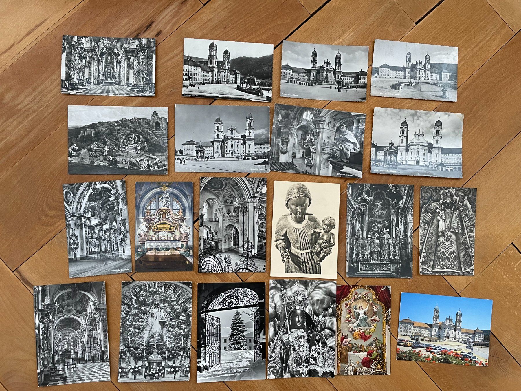Cartoline postali: AK SZ 20 Ansichtskarten Kloster Einsiedeln – Usato da Thal venduto da Danny82