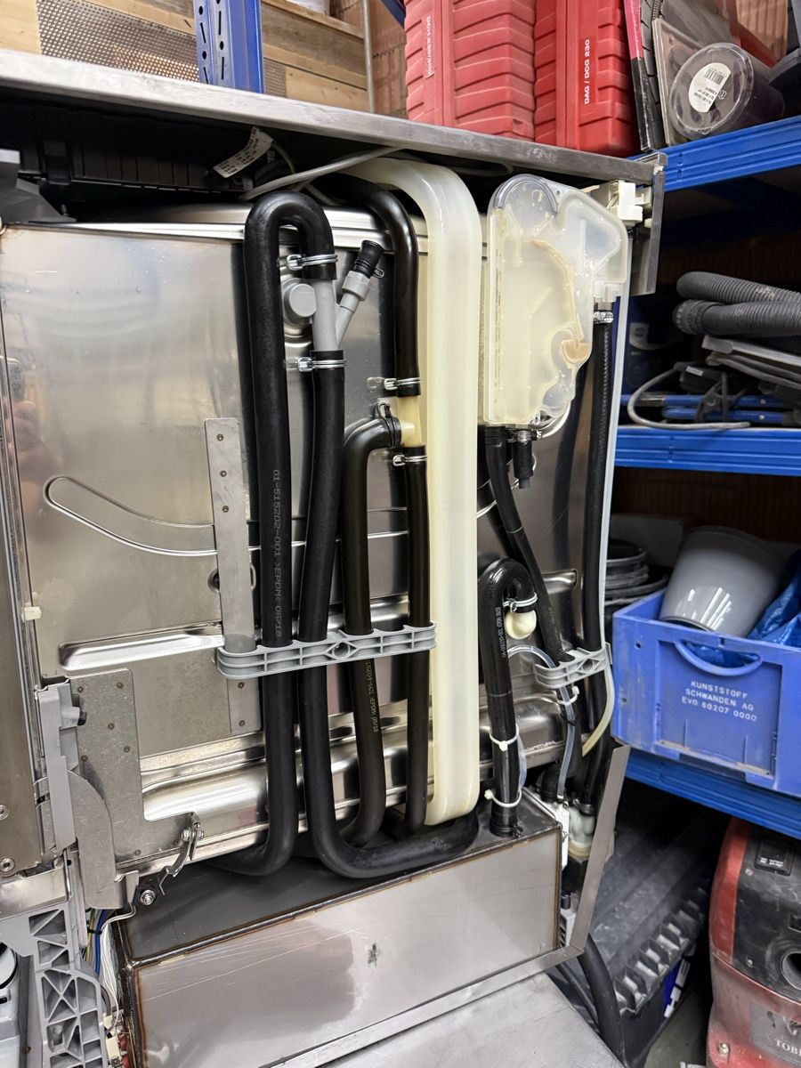 Machines à laver la vaisselle: Hobart Gewerbespühlmaschine – D'occasion à Malans GR par sil_yyy2 1