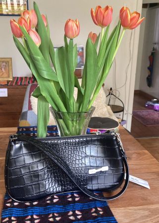 JW PEI Handtasche schwarz Krokooptik mit Riemen neuwertig