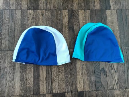 2 Badekappen für Kinder