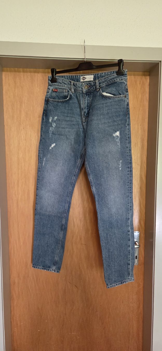 Jeans: ripped Jeans – Usato da Sigriswil venduto da Fischli_3600