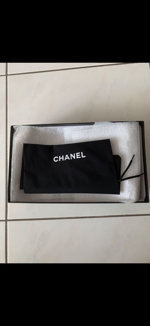 Scarpe da donna: Channel Schuhe – Usato da Killwangen venduto da dzu_26w7 3