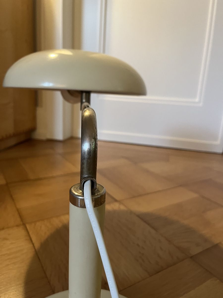 Amba Lampade: AMBA Bauhaus Tischlampe Quick 1500 beige – Usato da Zürich venduto da StudioCardin 4