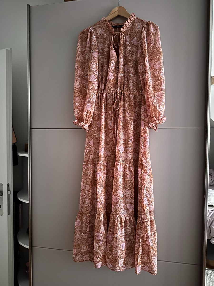 Vestiti: Neues Maxikleid mit Blumenmuster, Grösse 36/S – Nuovo (secondo la descrizione) da Bern venduto da WiederWert