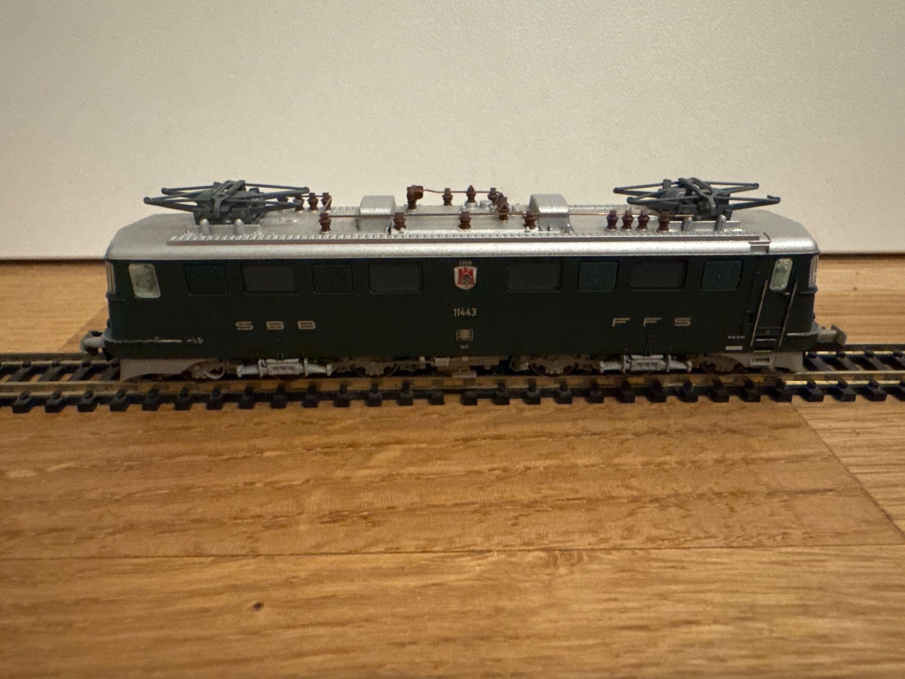 Fleischmann Modelleisenbahnen: Fleischmann 737201 SBB Ae 6/6 11443  Chur Digital – Neu (gemäss Beschreibung) aus Schlierbach von Look8 3
