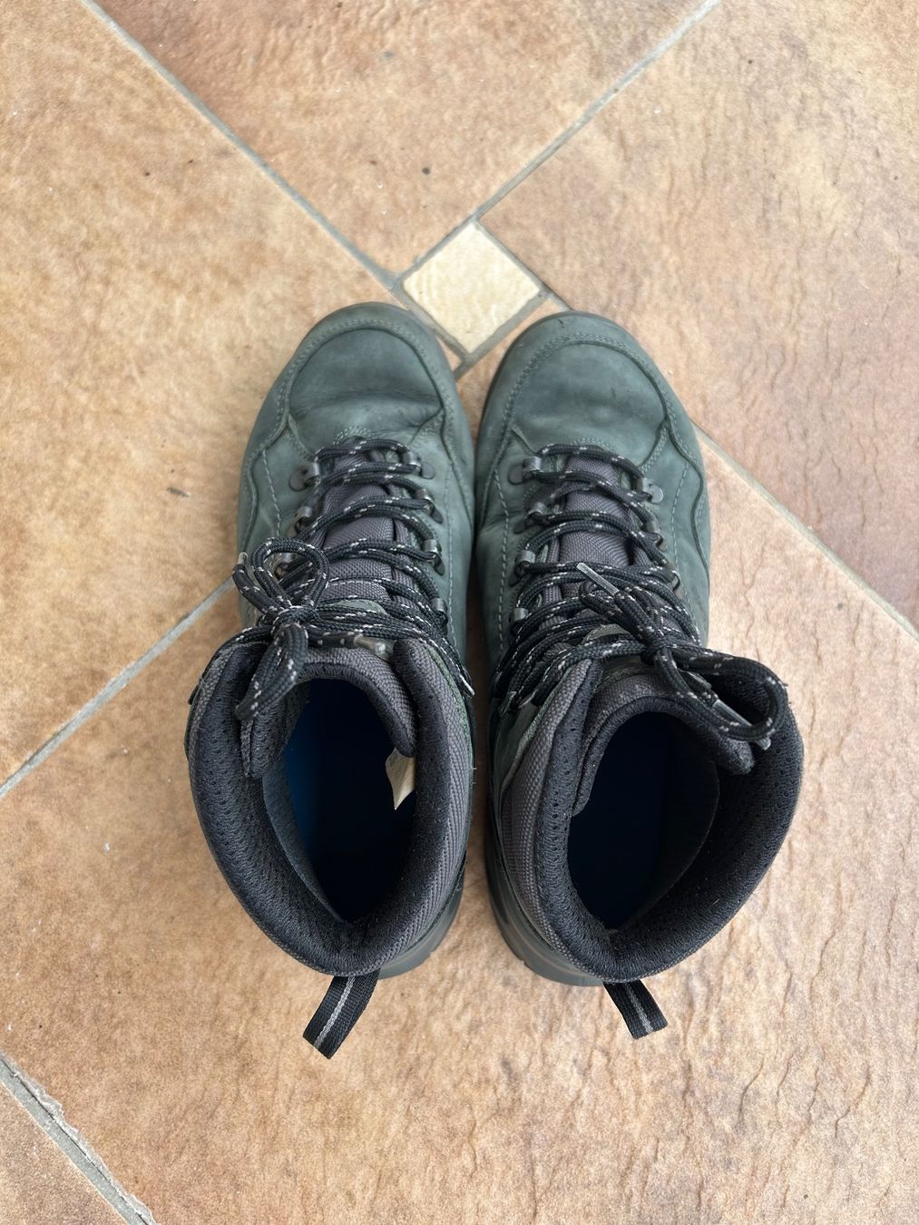 46 Nord Scarpe da uomo: Wanderschuhe aus Leder - Größe 44 – Usato da Cademario venduto da moppsmaus 4