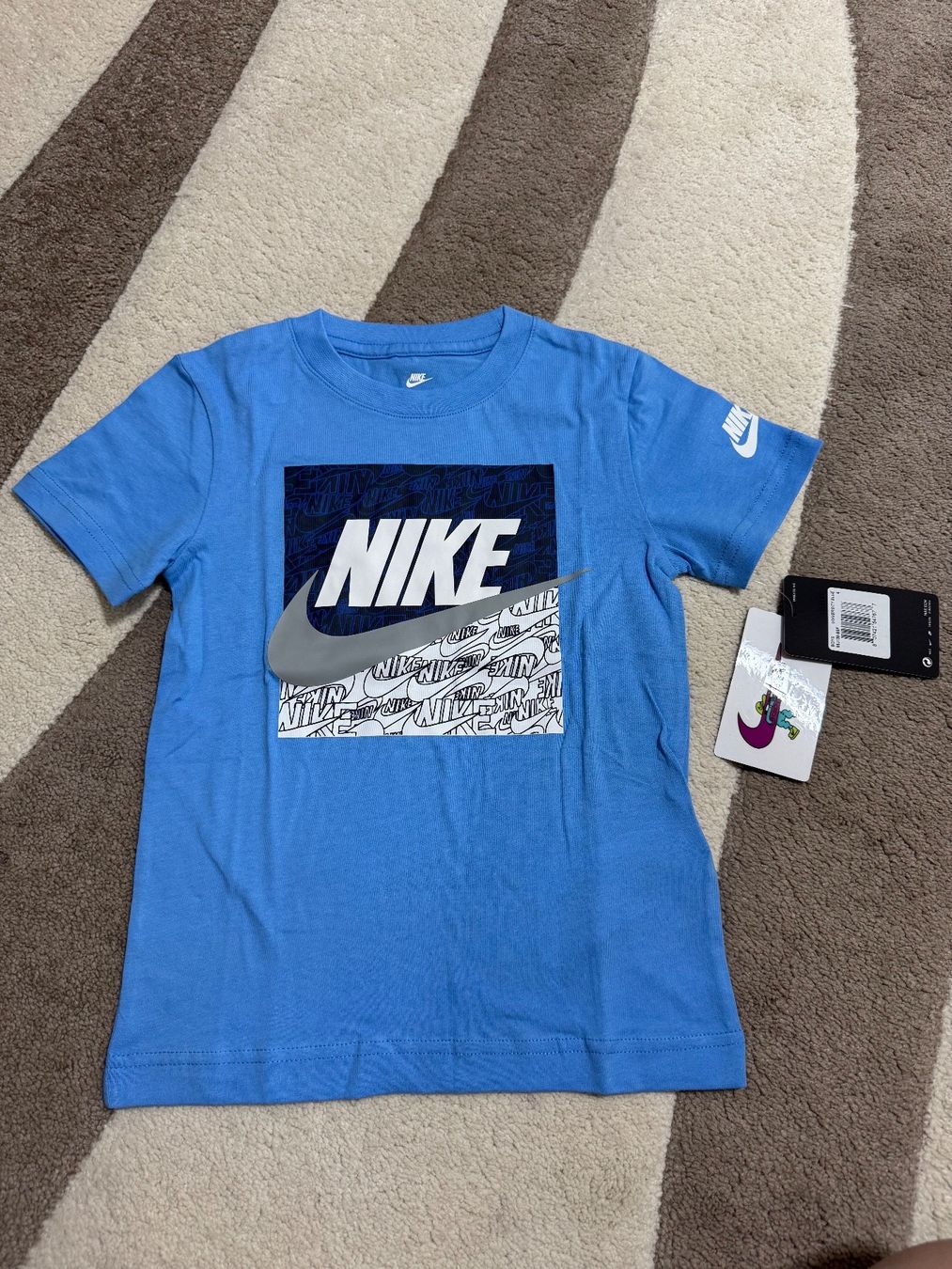 Nike Camicie, T-shirt & Polo: T-SHIRT NIKE – Nuovo e nell'imballaggio originale da Zürich venduto da Mina_09