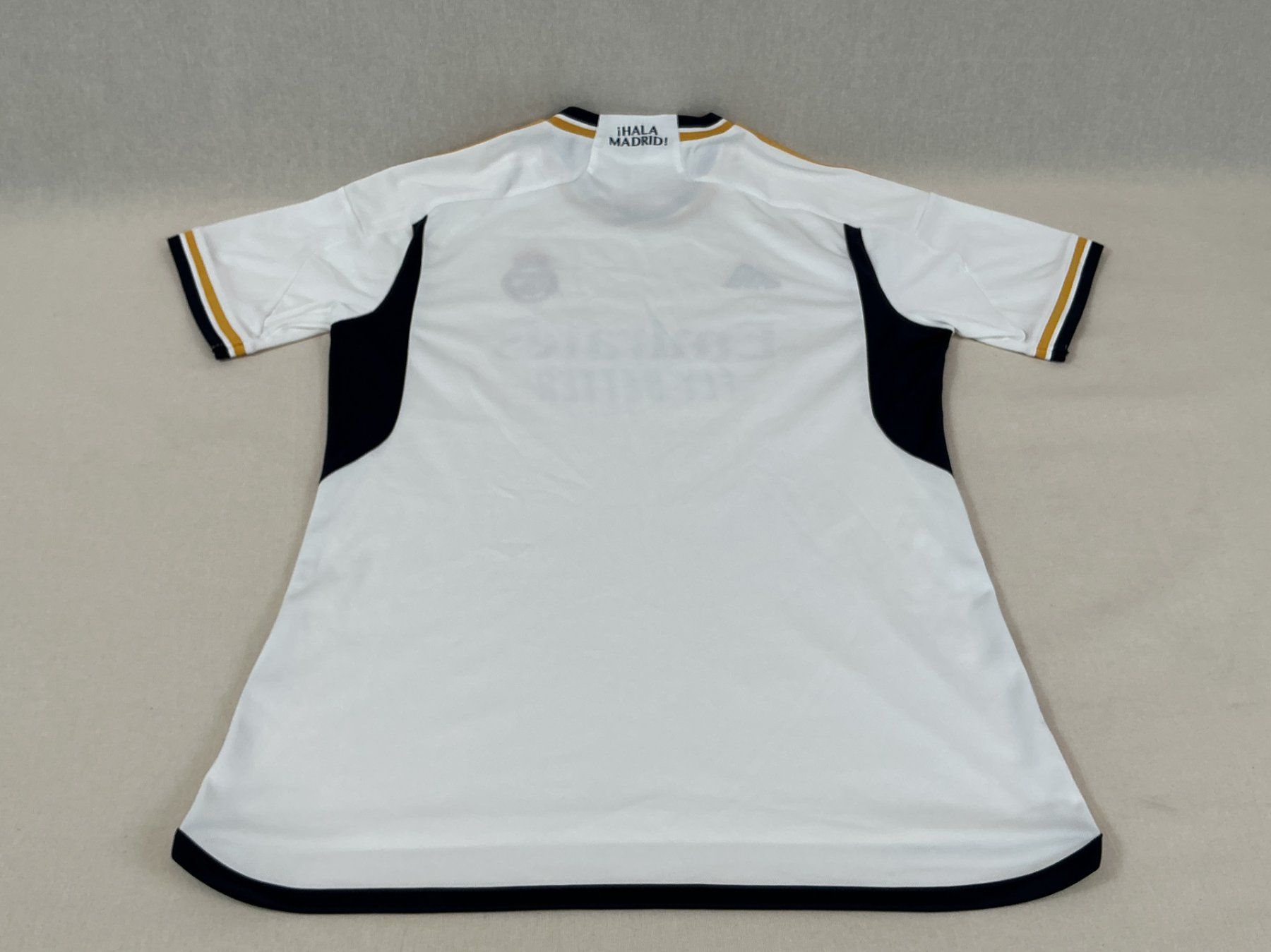 Adidas Leibchen & Hosen: REAL MADRID Trikot Grösse L – Gebraucht aus Richterswil von Restwert_Richterswil 2