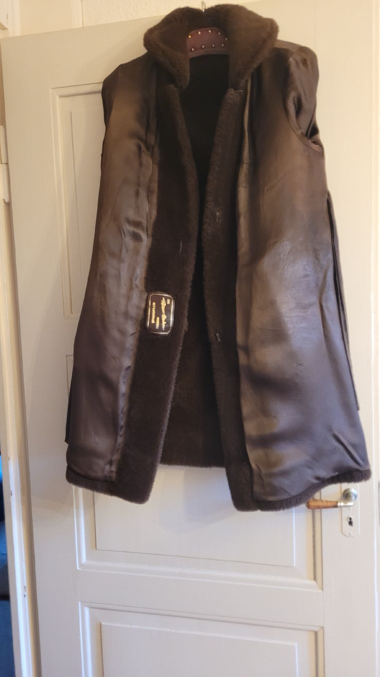 Peter Hahn Cappotti: Lamahaar Mantel Gr.36 Braun – Usato da Winterthur venduto da Wohnhaus 7