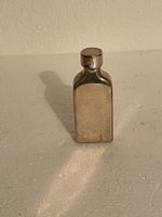 Petit flacon parfum en métal argenté