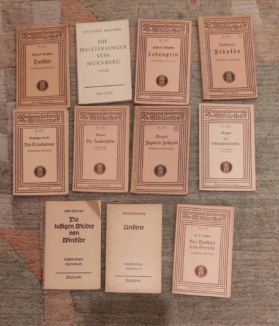 Livres: 70 Texthefte von Opern und Messen, kleinformatig – D'occasion à Zürich par Cortin 1