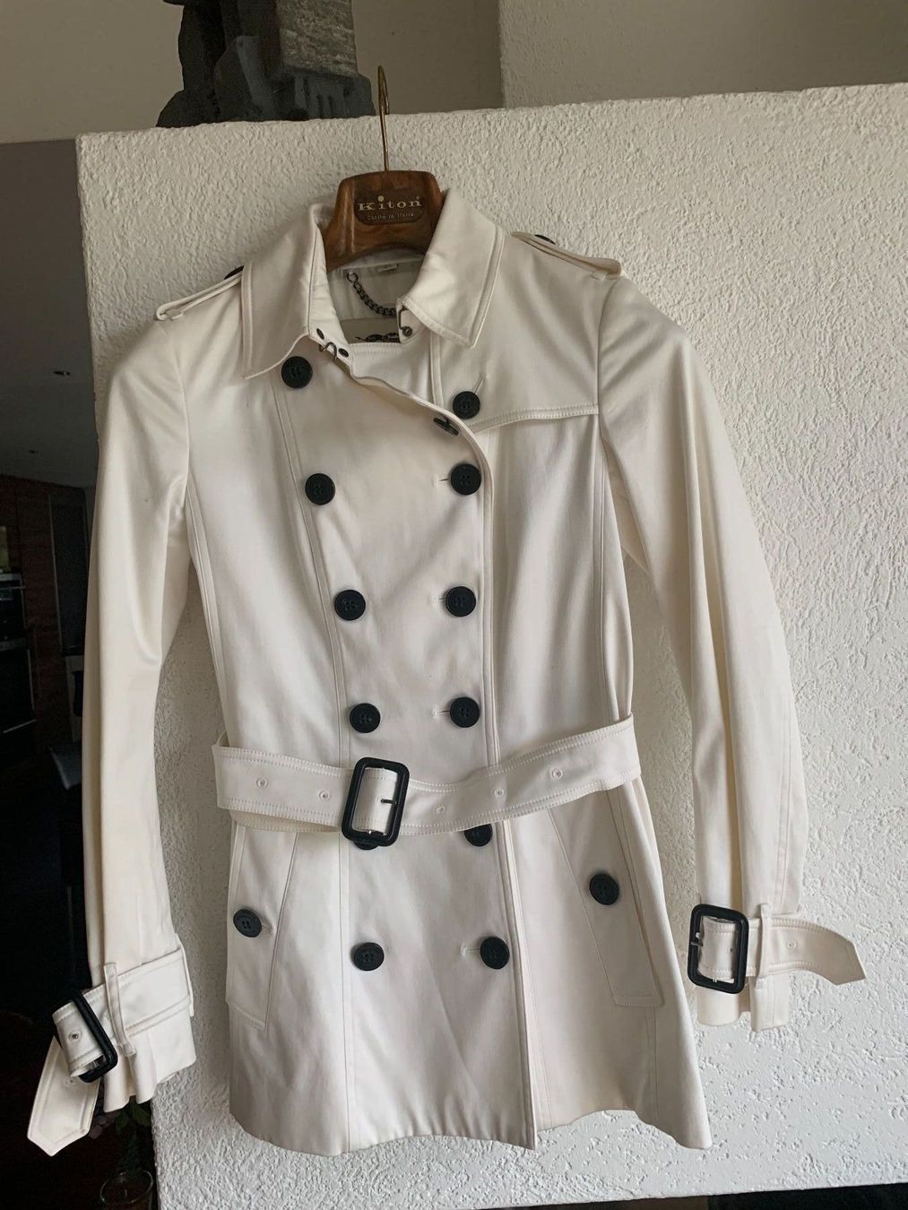 Burberry Cappotti: Burberry Trenchcoat weiss – Nuovo (secondo la descrizione) da Hombrechtikon venduto da Herbstsonne