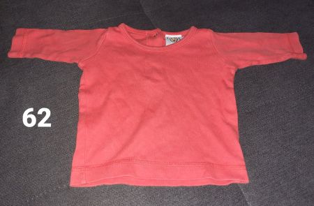 Roter Pullover in der Grösse 62