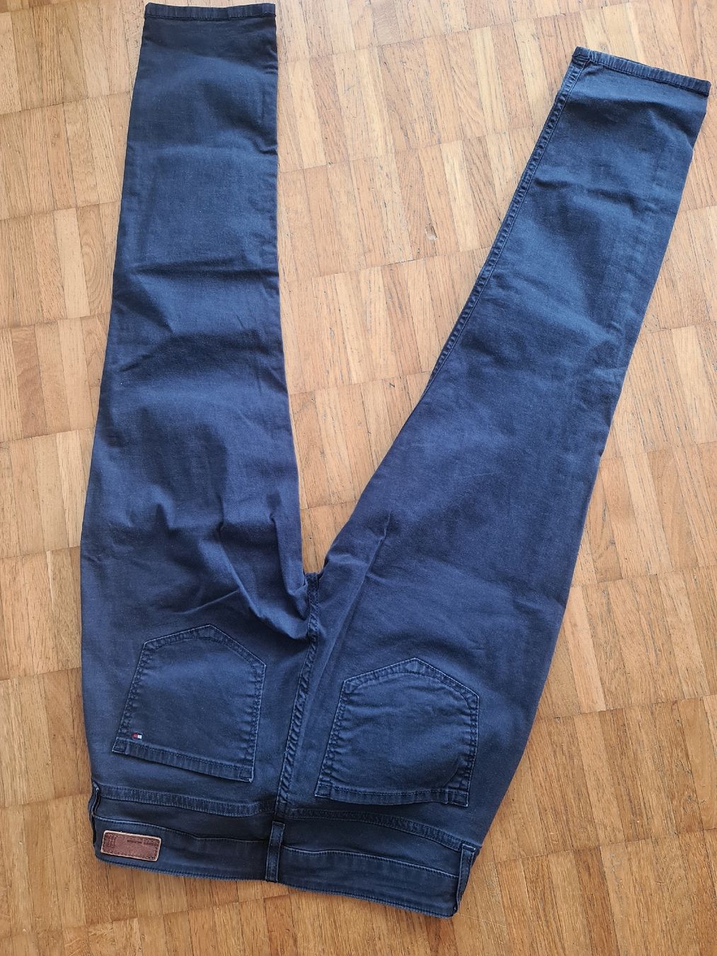 Tommy Hilfiger Pantaloni: Hose Hilfiger gr 4 Damen – Usato da Emmenbrücke venduto da gatasalvache 1