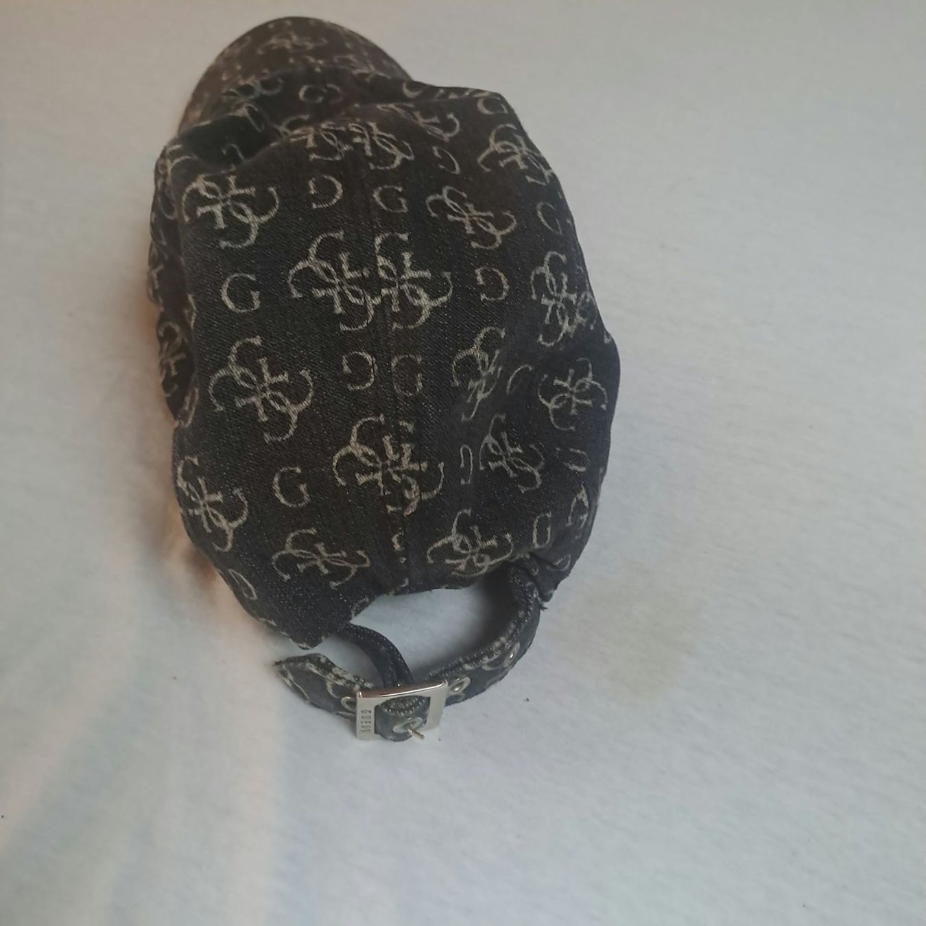 Guess Autres vêtements & accessoires: Cap Guess – D'occasion à vordemwald par Zopf0 1