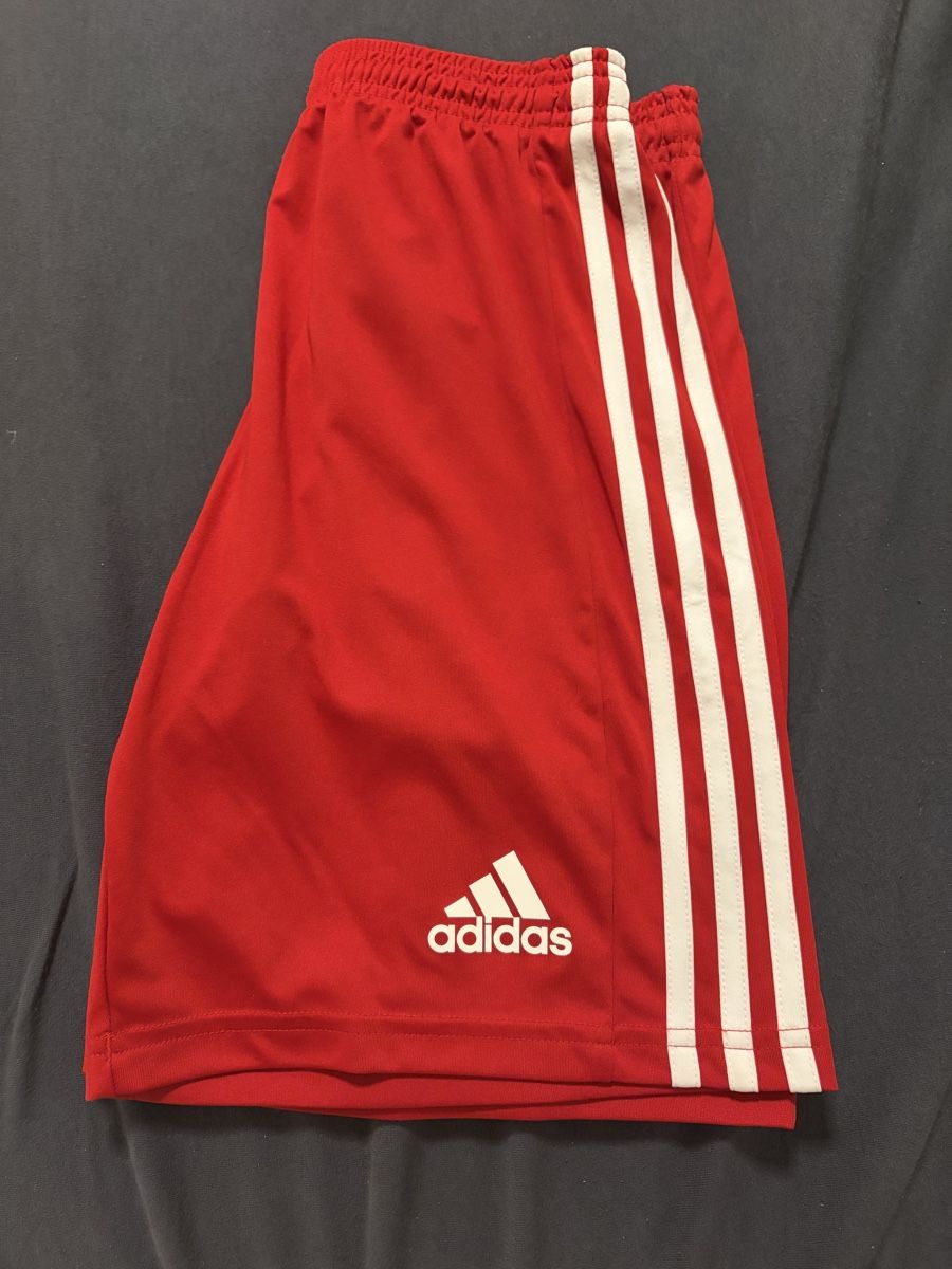 Pantalons: Adidas Hosen – D'occasion à Eggerberg par nicolas.wasmer 1