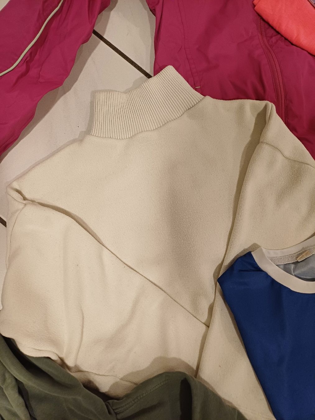 Lotti & Set di vestiti: Grosses Kleiderpaket Mädchen ab Grösse 152 bis S – Usato da Bremgarten AG venduto da leharh 4
