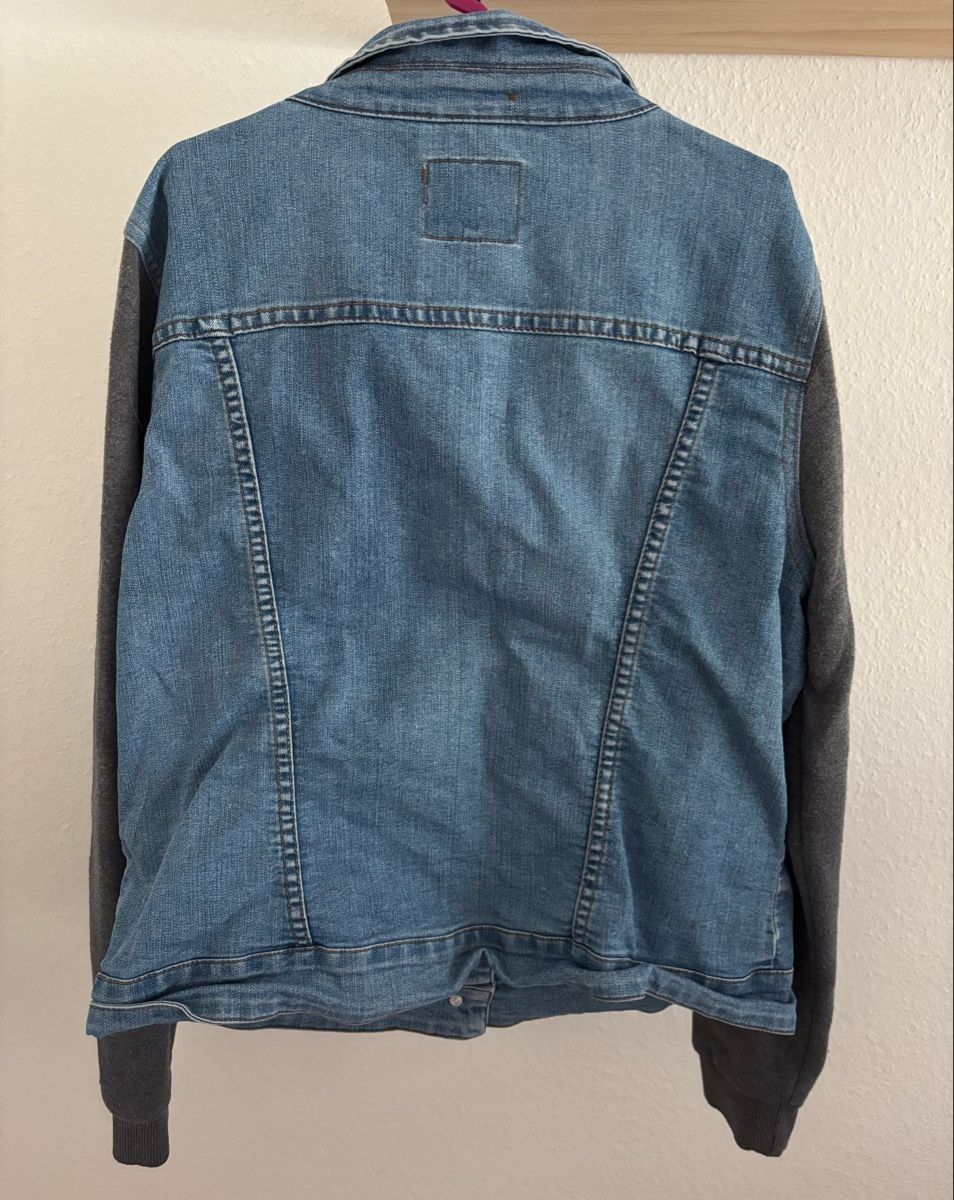 Giacche: Jeansjacke von Twintip Grösse M/L – Usato da Brugg AG venduto da ann_stf7 2