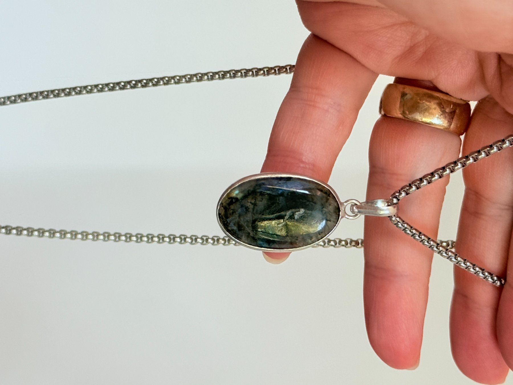 Ketten: Pendentif Labradorite avec chaîne neuf – Neu und originalverpackt aus Genève von AGBERG 4