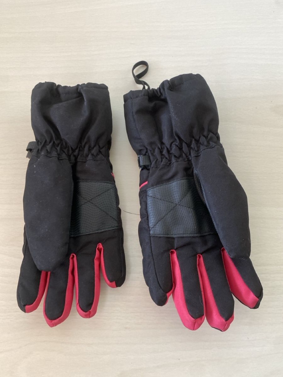 Skis: Skihandschuhe Alter ca 6 Jahre – Gebraucht aus Pfäffikon SZ von Anita8808 1