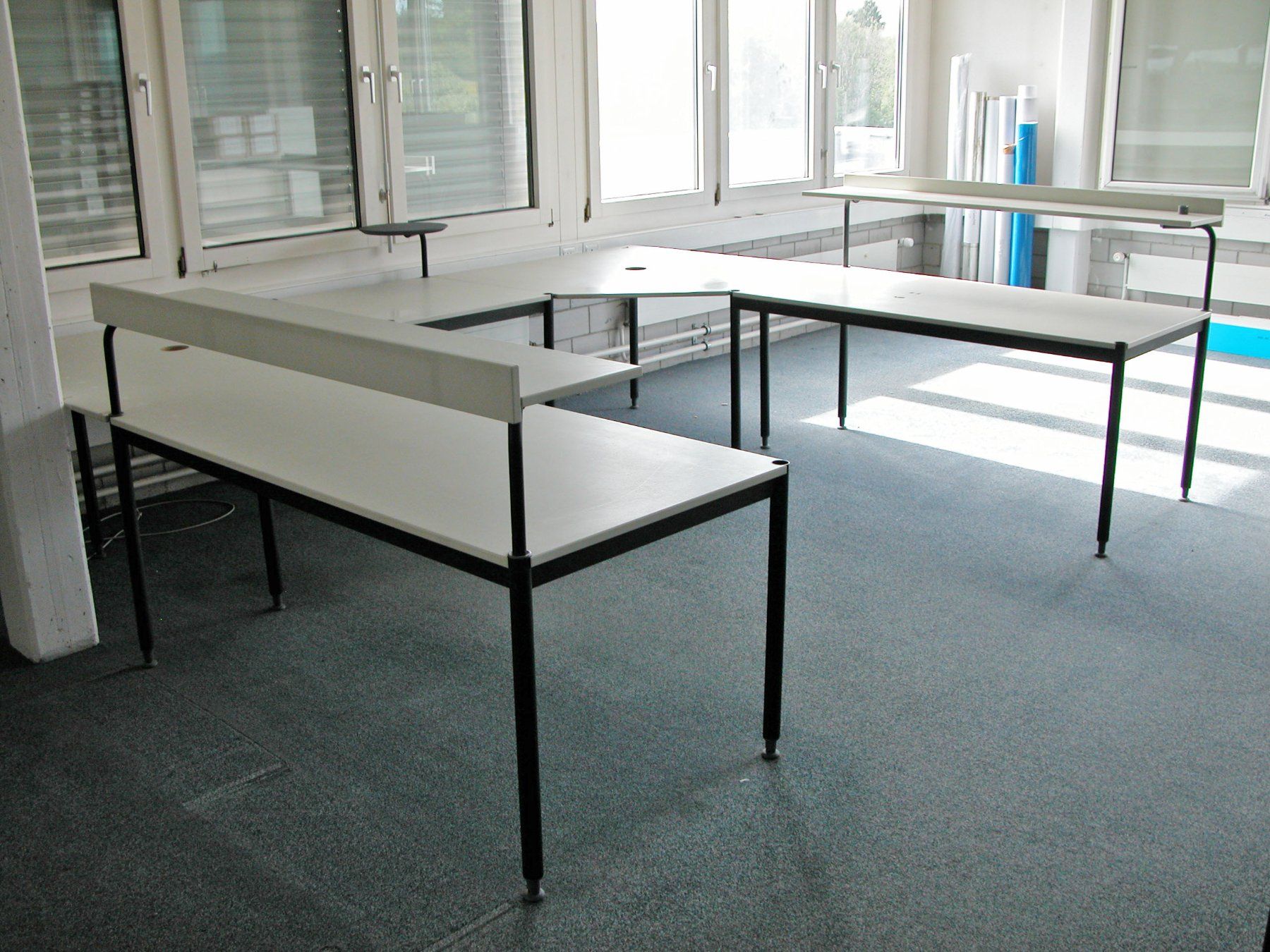 Scrivanie: Arbeitstisch in U-Form mit Ablageteilen – Usato da Cham venduto da bpmedia 1
