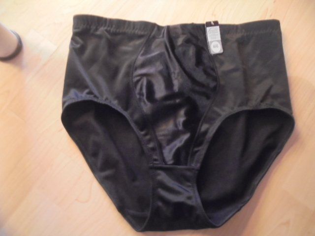 C&A Sonstige Unterwäsche: Slip schwarz Gr. 44/46 C&A NEU – Neu (gemäss Beschreibung) aus Hinwil von Glasperlen