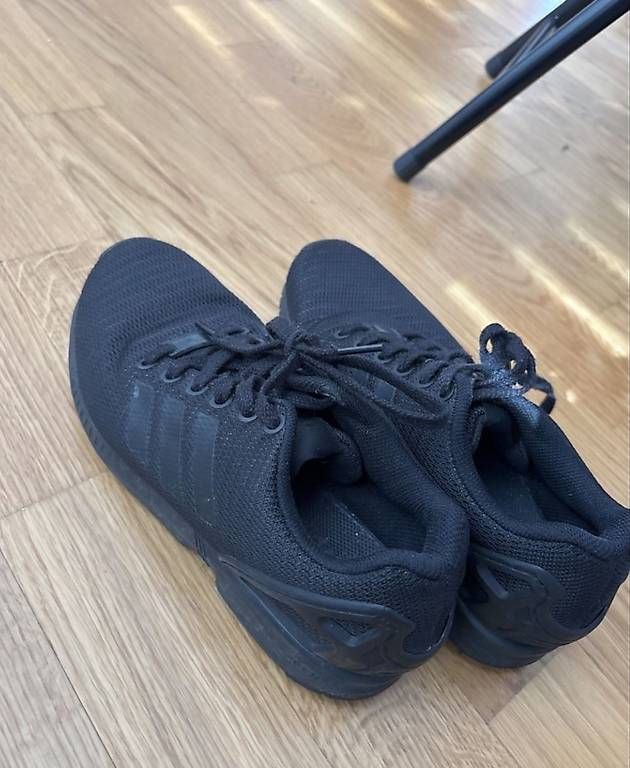 Chaussures hommes: Basket Adidas  – D'occasion à Lausanne par Mbama23 1