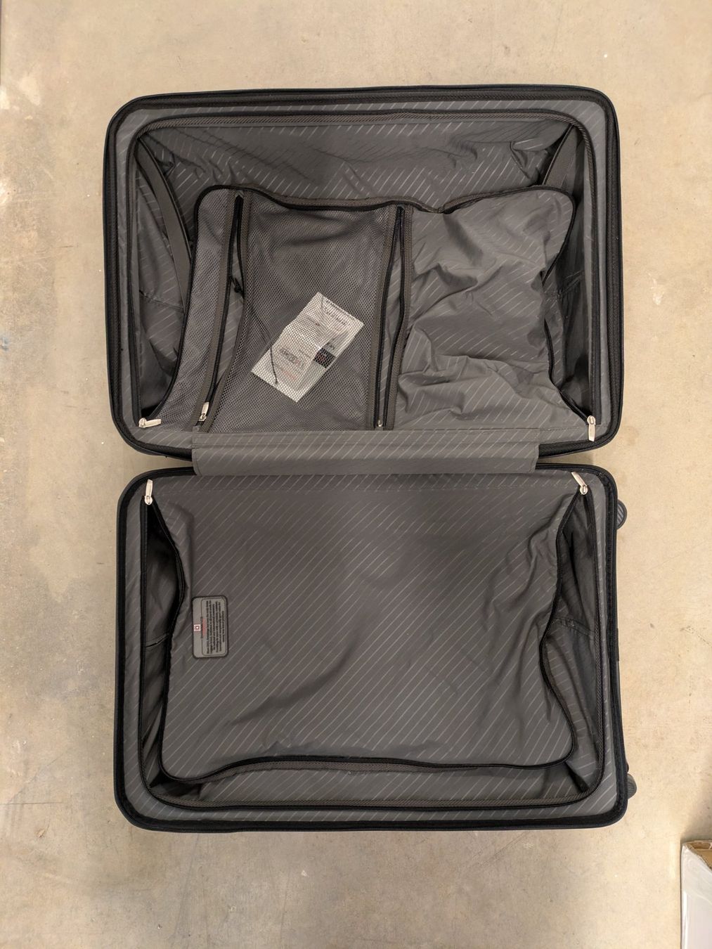 Valigie: Suitcase SWISS BAG blue – Usato da Vessy venduto da Krono5 5