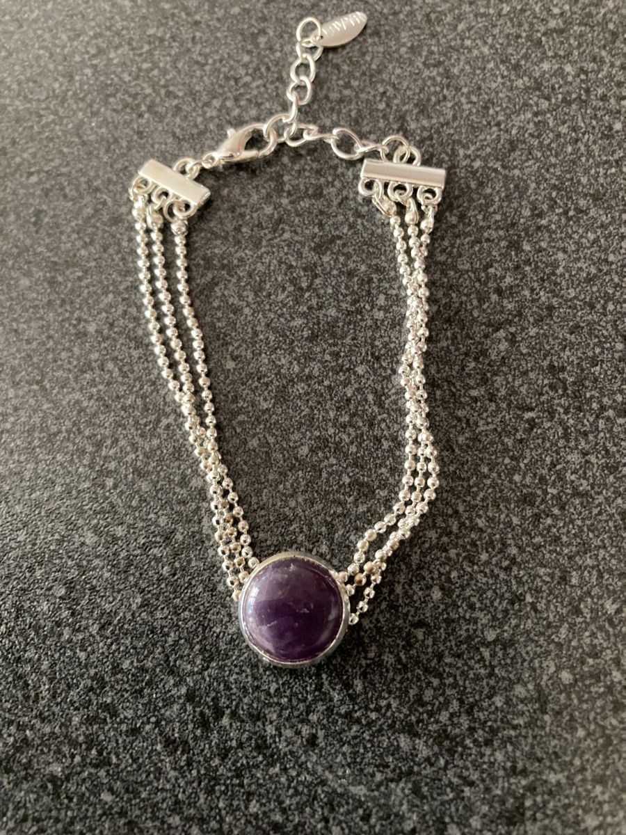 Altri gioielli: Ensemble collier et bracelet avec pierre améthyste argenté – Nuovo (secondo la descrizione) da Plan-les-Ouates venduto da Namorona 1