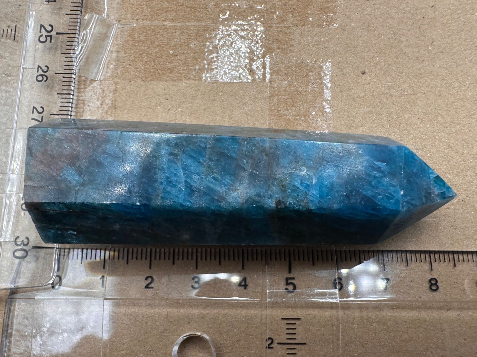 Minerali & Pietre curative: Blauer Apatit Obelisk, Turm, Spitze – Nuovo e nell'imballaggio originale da Männedorf venduto da Handschmeichler 3