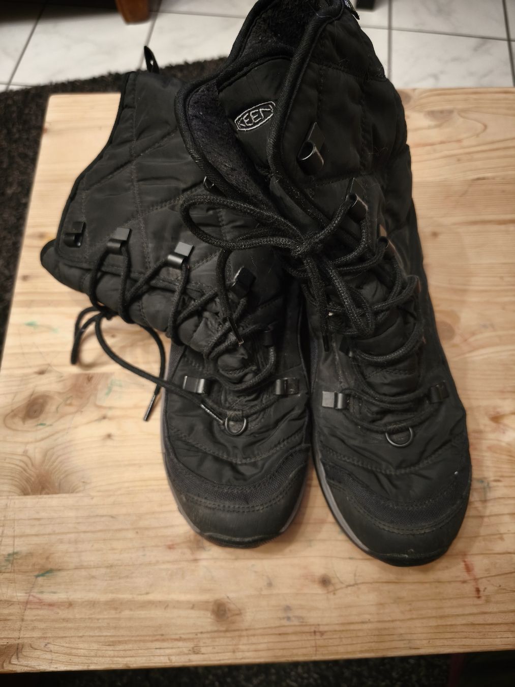 Keen Scarpe da uomo: Winterschuhe Keen Grösse 40,5 – Usato da Busswil BE venduto da Mango87