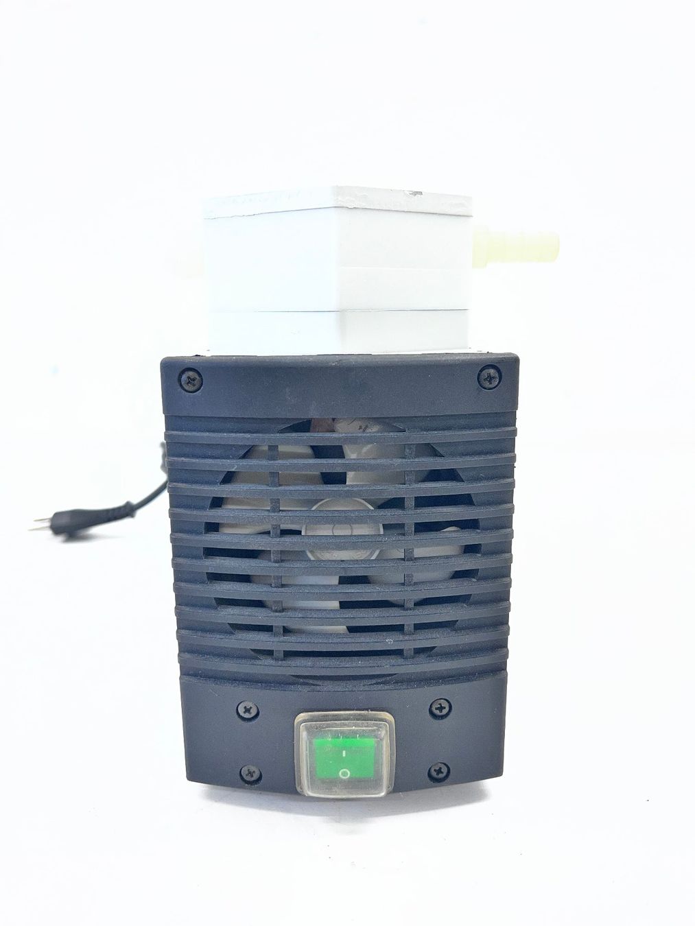 Accessori da laboratorio: KNF Membranvakuumpumpe N810.3FT.18 – Usato da Niederdorf venduto da LeptonAG_Labor 3