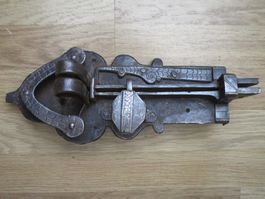 Antikes Türschloss geschmiedet