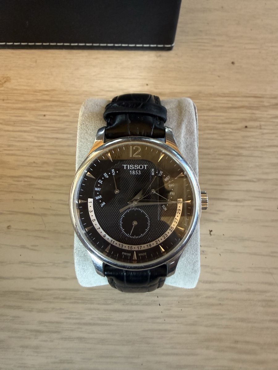 Tissot Orologi: Tissot Herren Uhr, Lederarmband – Usato da Bäretswil venduto da pat_v9b5