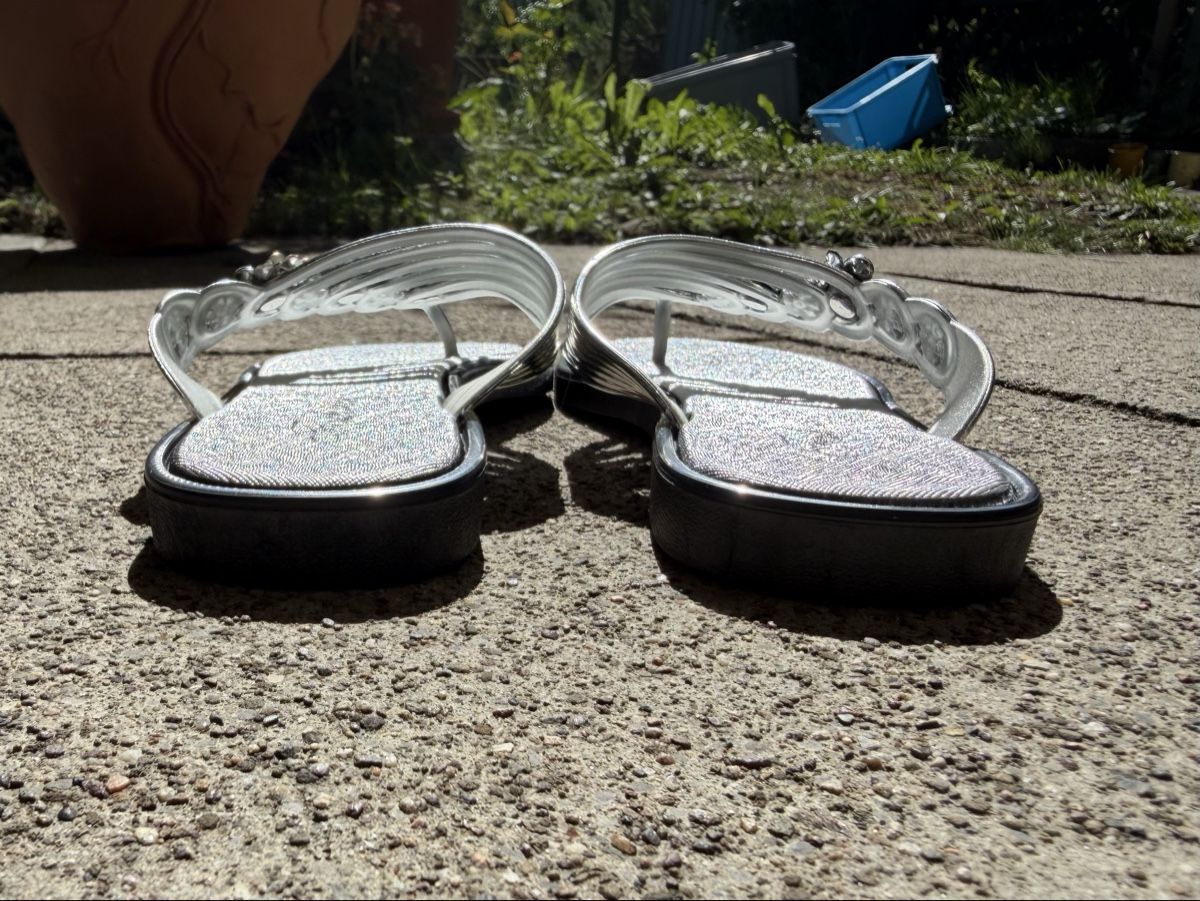 Chaussures femmes: Flip Flops silber Grösse 36 – Neuf (Voir description) à Zürich par Fuxion 2