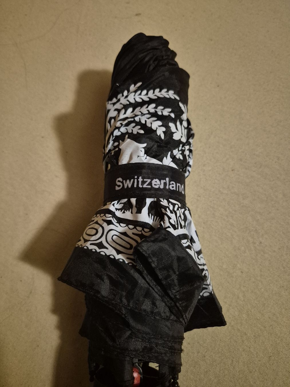 Ombrelli: Schöner Taschenschirm mit Schweizer Motiv – Usato da Mürren venduto da daniela_sch_96 2