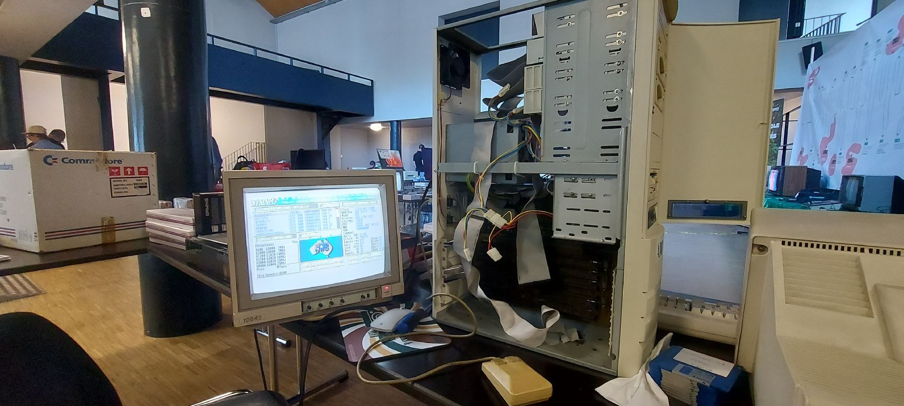 Commodore PC: Amiga 4000 desktop micronik tower – Usato da fully venduto da Benleouf 5