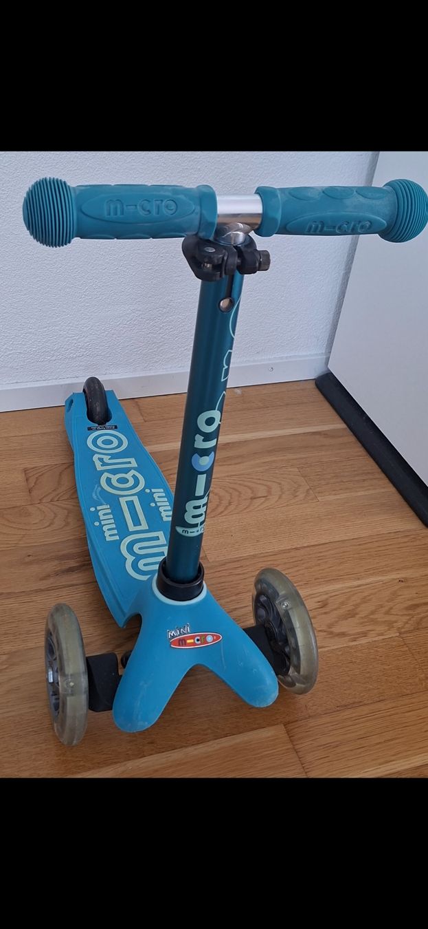 Micro Veicoli per bambini: Kinder Roller & Scooter MICRO Mini Deluxe LED – Usato da Neuenegg venduto da peter15081977 1