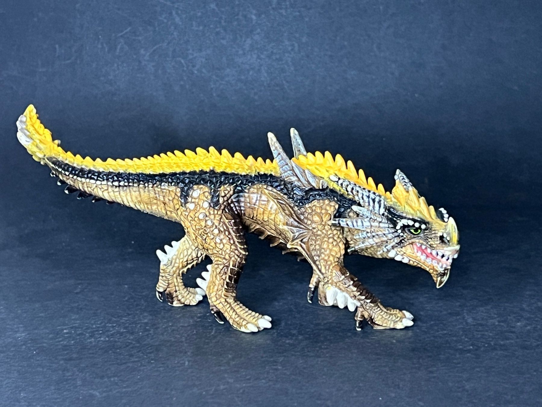 Schleich Statuette: Schleich 70513 - Drache Jäger Drachen – Usato da Ennetbaden venduto da mapa05