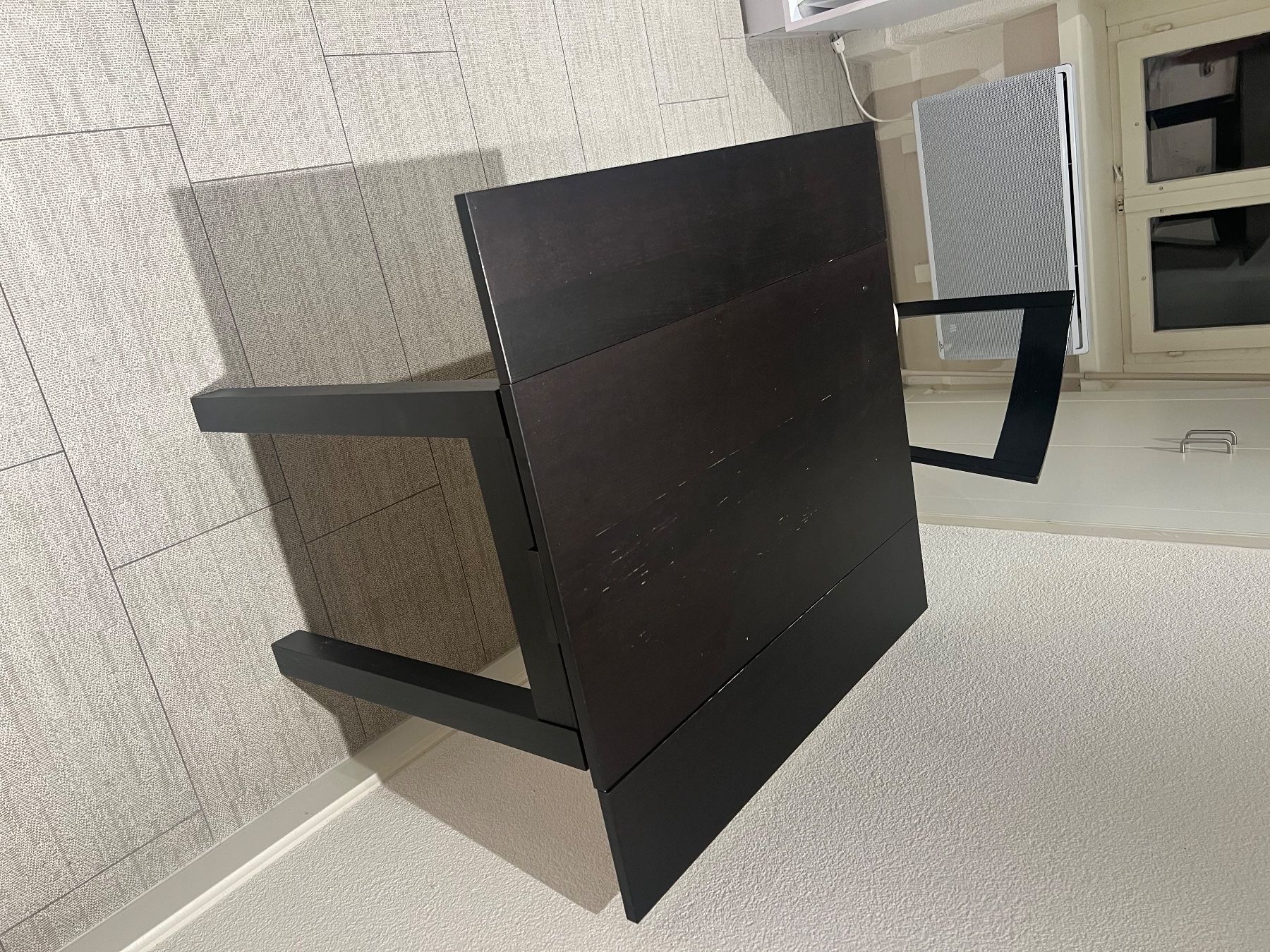 Tische: Expanding table and two chairs – Gebraucht aus Wädenswil von dm1_m5rz