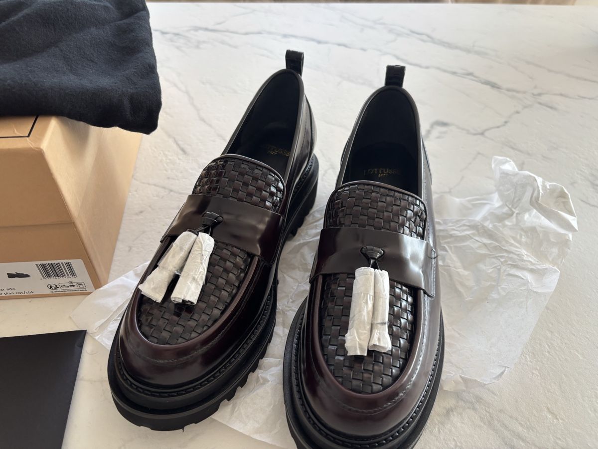 Chaussures femmes: LOTTUSSE Loafer Bordeaux – Neuf avec emballage d'origine à Lömmenschwil par tmr_xx 1