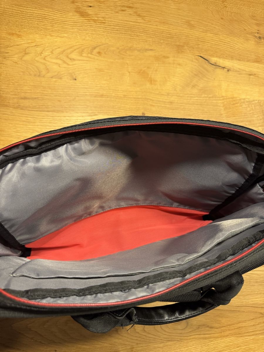 Lenovo Borse: Lenovo ThinkPad Laptoptasche mit Schultergurt – Nuovo (secondo la descrizione) da Mumpf venduto da Stanman 2
