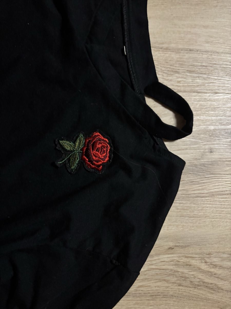 Maglioni & Felpe: Pulli Rose – Usato da Zug venduto da sarah26f 1