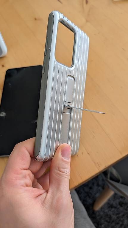 Telefoni cellulari / Smartphones: Samsung S20 Ultra  – Usato da Biel/Bienne venduto da Milazimi