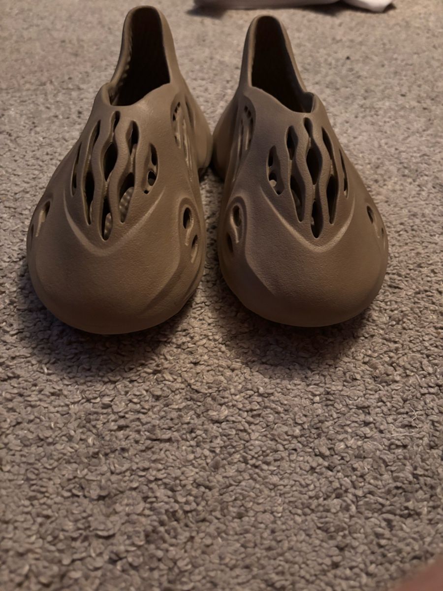 Adidas Scarpe da uomo: Yeezy Foam Runner, 38/39 cm , good Condition, – Usato da Ascona venduto da ElfieLove 1